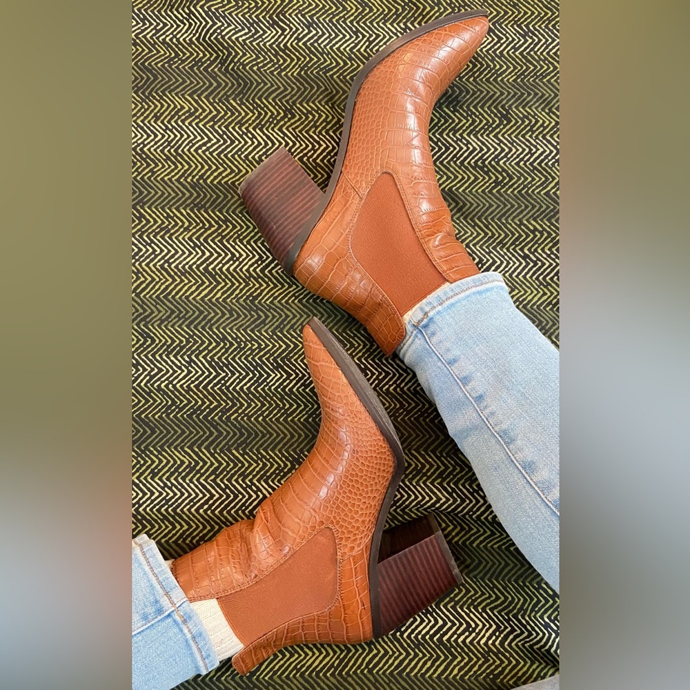 Utah Chelsea Boot Chinese Laundry
